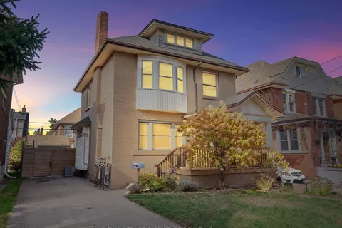 124 Eastbourne Ave, Hamilton, ON L8M 2M8