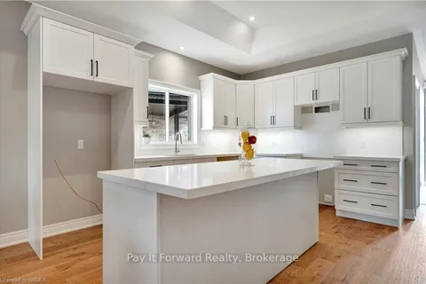 105 Craddock Blvd, Haldimand, ON N0A 1J0