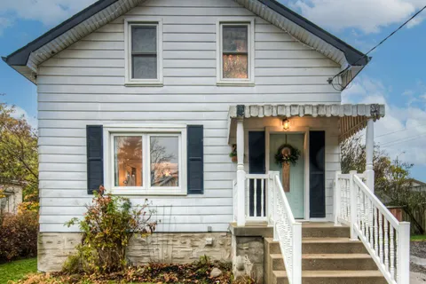 21 Waterside Ave, Cambridge, ON N1R 1E8