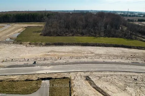 811 GATESTONE Rd, London, ON N6M 1C1