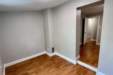 14 Spruce St, Ottawa Centre, ON K1R 6N7