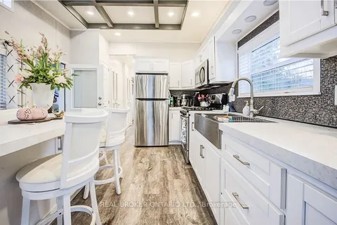 580 Beaver Creek Rd, Waterloo, ON N2J 3Z4