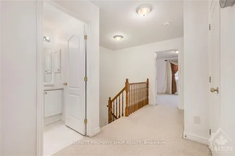 37 CRESTHAVEN Dr, Barrhaven, ON K2G 6T8