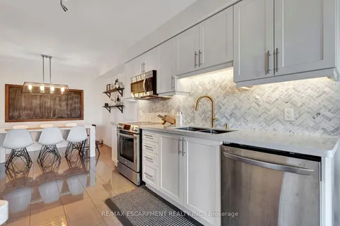 37 Celestial Cres, Hamilton, ON L0R 1P0