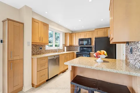 439 Grassland Terr, Orleans - Cumberland and Area, ON K1E 2S1