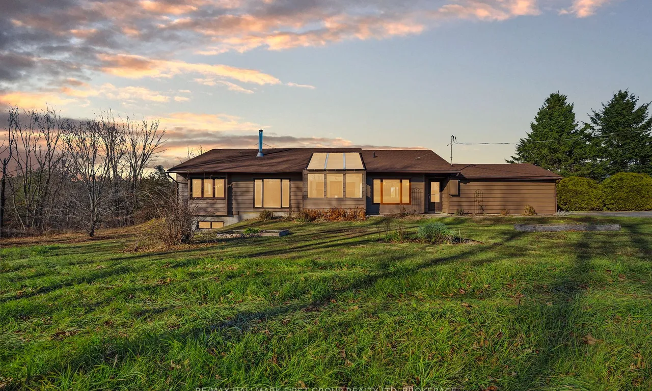 2881 Quabbin Rd, Kingston, ON K0H 2H0