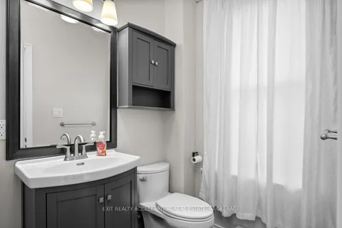 191 Bridge St, Greater Napanee, ON K7R 2E3