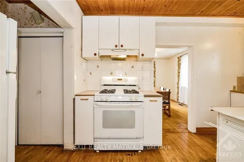 25 HIGH St, Carleton Place, ON K7C 1W1