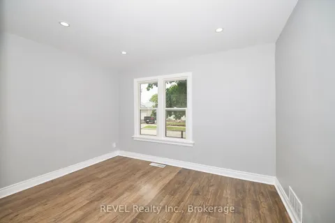 43 COSBY Ave, St. Catharines, ON L2M 5R7