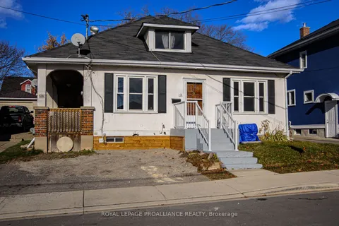 12 Richard St, Quinte West, ON K8V 1V1