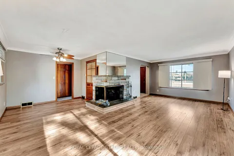 113 Green Rd, Hamilton, ON L8G 3W9