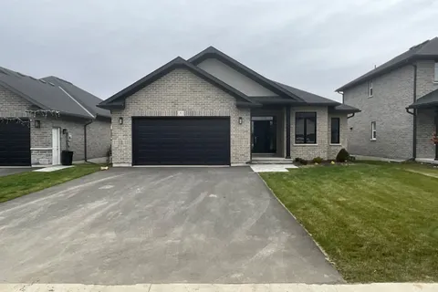 6 Vaughn Court, Belleville, ON K8N 0R7