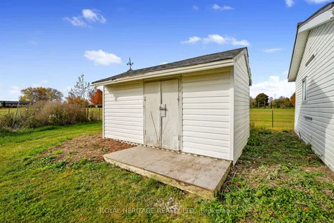 223 Lakeshore Rd, Brighton, ON K0K 1H0
