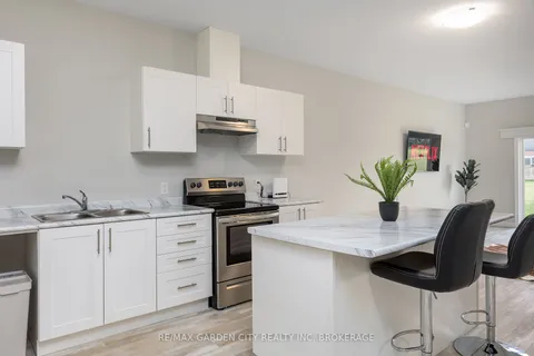 34 BOUNTY Ave, Thorold, ON L2V 0H3