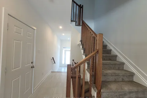 32 OVERBERG Way, Kanata, ON K2S 2S9