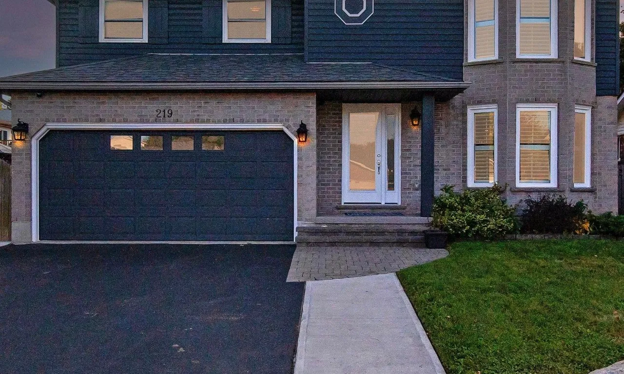 219 Elmira Rd, Guelph, ON N1K 1R1