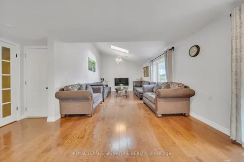 219 Elmira Rd, Guelph, ON N1K 1R1