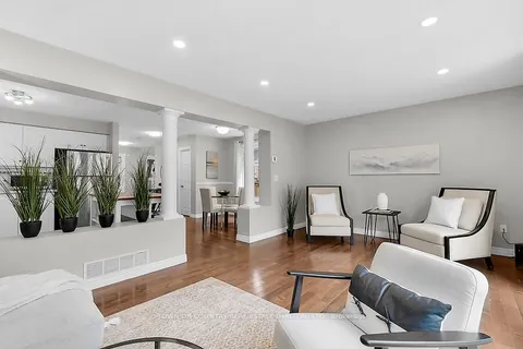 43 Law Dr, Guelph, ON N1E 7G5
