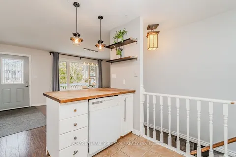 541 David St, Gravenhurst, ON P1P 1M1