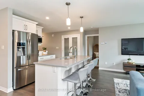 27 Feathers Crossing, St. Thomas, ON N5R 0M4