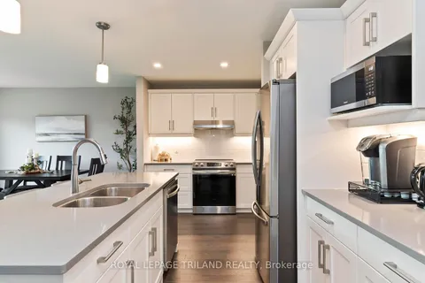 27 Feathers Crossing, St. Thomas, ON N5R 0M4