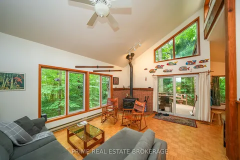 9919 Pinery Lane, Lambton Shores, ON N0M 1T0
