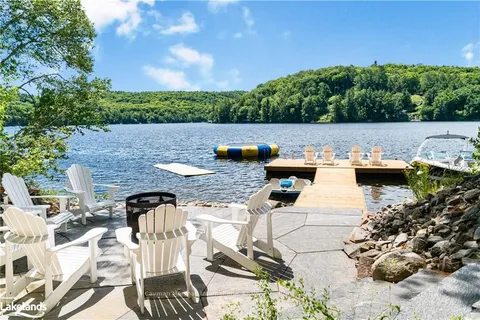 1090 BOBSHIRE Rd, Lake of Bays, ON P0A 1H0