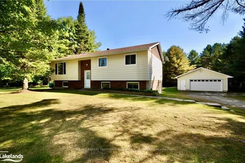 1803 RAVENSCLIFFE Rd, Huntsville, ON P1H 2J2