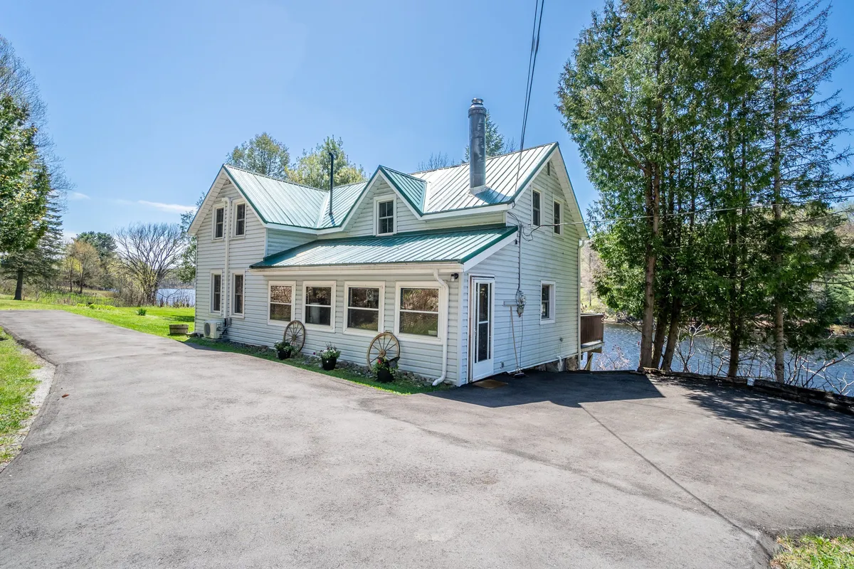 27 BURNSIDE BRIDGE Road, McDougall, ON P2A 2W9