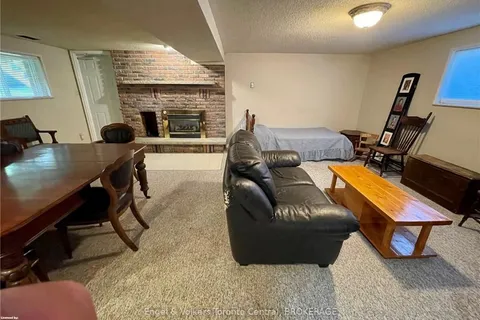 33 CENTENNIAL HEIGHTS Court, Meaford, ON N4L 1E5