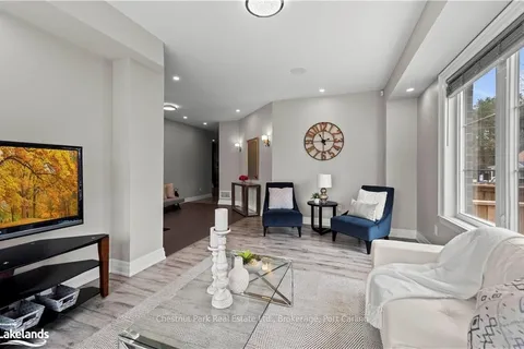 181 ANGLO St, Bracebridge, ON P1L 2H3