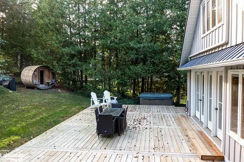 128 TESKEY Dr, Blue Mountains, ON N0H 1J0