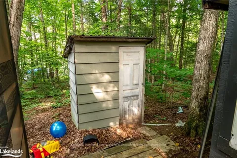 1106 DELIA Rd, Bracebridge, ON P0B 1L0