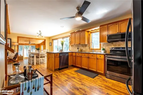115 COTTAGE Lane, Huntsville, ON P1H 2J4