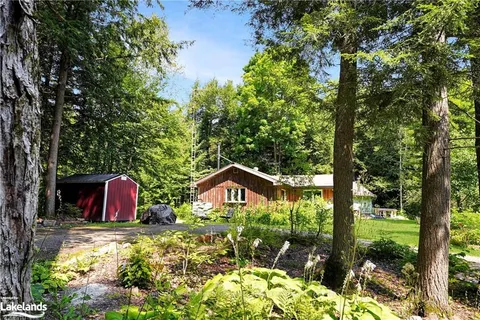 1842 BUCKSLIDE Rd, Algonquin Highlands, ON K0M 1J1