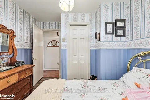 20 GARDINER St, Meaford, ON N4L 1K9