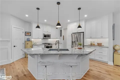 170 SPRINGFIELD Rd, Huntsville, ON P1H 0H8