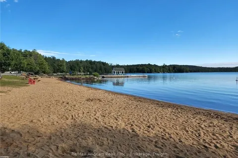 1013 DWIGHT, Lake of Bays, ON P0A 1H0