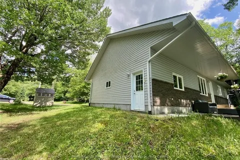 34 HUNTS Road, Huntsville, ON P1H 1J4