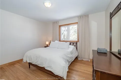 34 HUNTS Road, Huntsville, ON P1H 1J4