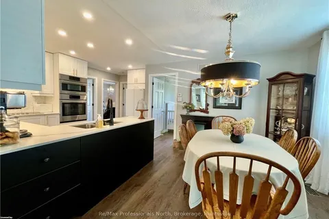 21 CAIRNS Cres, Huntsville, ON P1H 1Y3