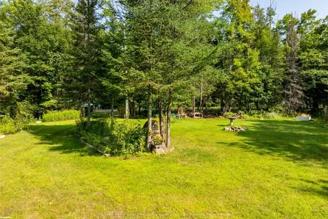 21 MOONWING Rd, Magnetawan, ON P0A 1A0