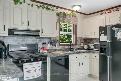 676 SUPER SIGN ROAD, Perry, ON P0A 1J0