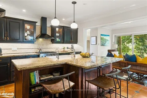 365 2ND Ave, Owen Sound, ON N4K 2E8