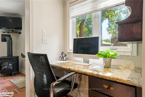 365 2ND Ave, Owen Sound, ON N4K 2E8