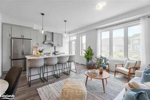 31 CHAMBERY St, Bracebridge, ON P1L 0N4