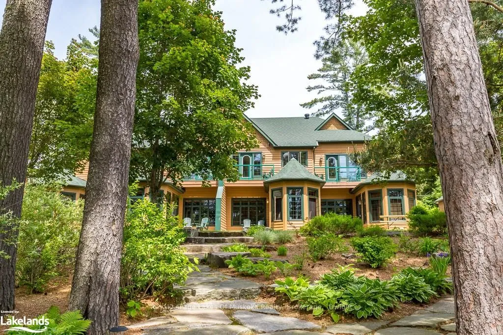 1111 DWIGHT BEACH Road, Lake of Bays, ON P0A 1H0
