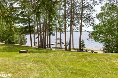 1111 DWIGHT BEACH Road, Lake of Bays, ON P0A 1H0