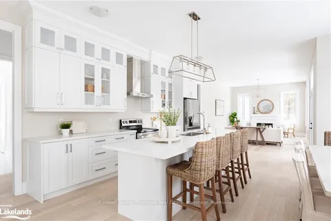 132 OLD ASPDIN Rd, Huntsville, ON P0B 1M0