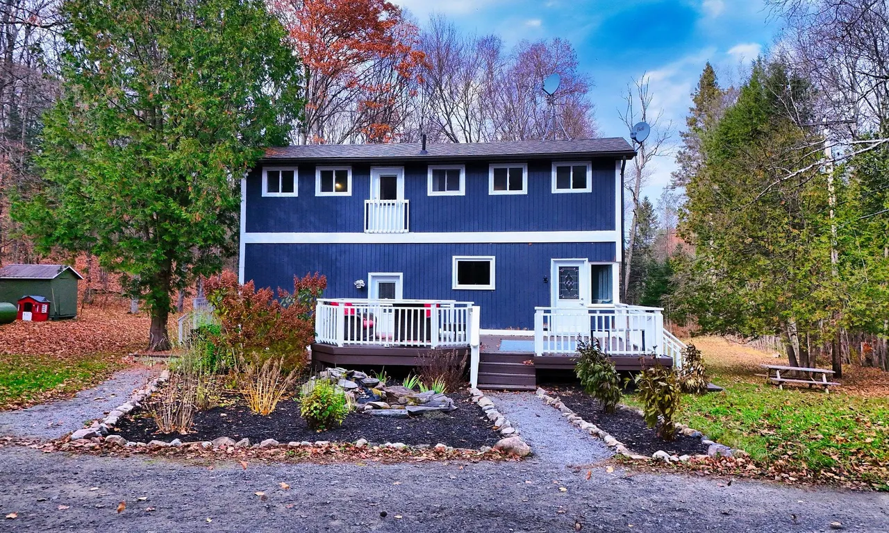 25335 35 Highway, Lake of Bays, ON P0A 1H0